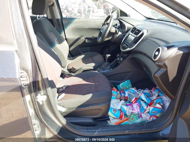Chevrolet SONIC LT 2017 1G1JC6SBXH4165936 Image 5