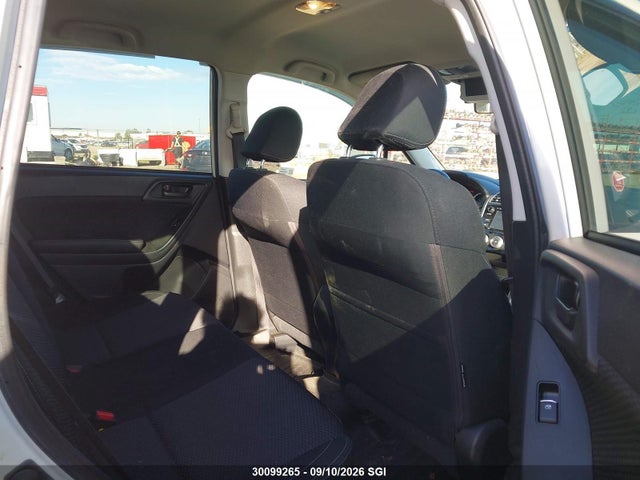 30099265 :رقم المزاد ، JF2SJEDC4JH505843 vin ، 2018 Subaru Forester 2.5i Premium مزاد بيع