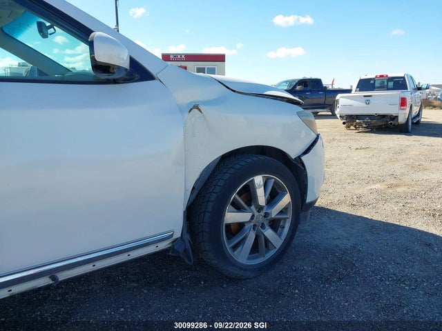 30099286 :رقم المزاد ، 5N1AR2MM4EC670915 vin ، 2014 Nissan Pathfinder S/sv/sl/platinum مزاد بيع