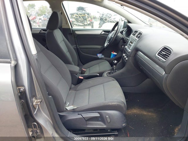 2010 Volkswagen Golf მანქანა იყიდება აუქციონზე, vin: WVWCA9AJ6AW212311, აუქციონის ნომერი: 30097933