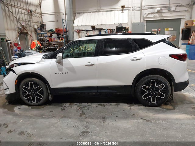 Chevrolet BLAZER RS 2025 3GNKBKRS4SS158105 Image 14