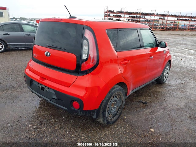 2018 Kia Soul მანქანა იყიდება აუქციონზე, vin: KNDJN2A21J7522923, აუქციონის ნომერი: 30099406