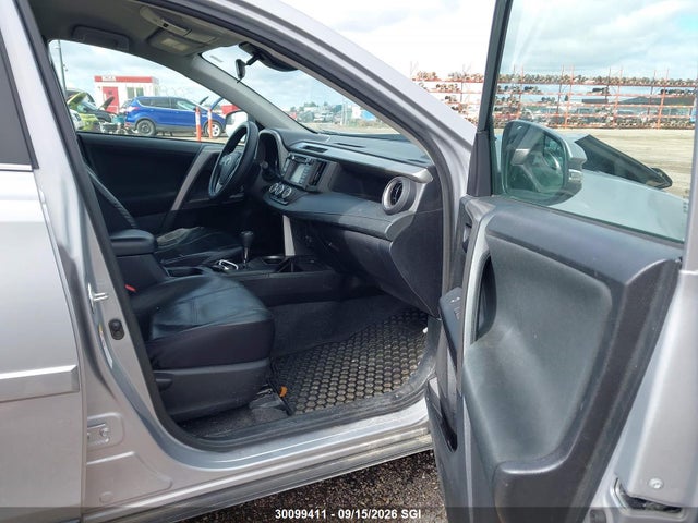 Toyota RAV4 LE 2017 2T3BFREV8HW685453 Image 5