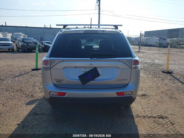 Mitsubishi OUTLANDER GT 2014 JA4JZ4AX5EZ600345 Image 16
