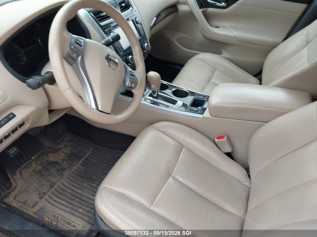 30097532 :رقم المزاد ، 1N4AL3AP3FN405182 vin ، 2015 Nissan Altima 2.5/s/sv/sl مزاد بيع