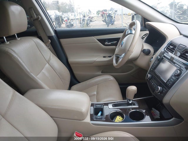30097532 :رقم المزاد ، 1N4AL3AP3FN405182 vin ، 2015 Nissan Altima 2.5/s/sv/sl مزاد بيع