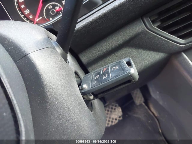30098963 :رقم المزاد ، 3VWC57BU9KM010448 vin ، 2019 Volkswagen Jetta S/se/r-line مزاد بيع