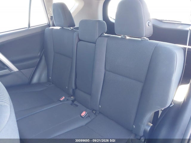 30099695 :رقم المزاد ، 2T3BFREV7HW662049 vin ، 2017 Toyota Rav4 Le مزاد بيع