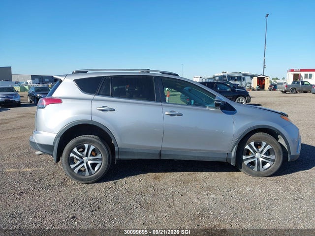 30099695 :رقم المزاد ، 2T3BFREV7HW662049 vin ، 2017 Toyota Rav4 Le مزاد بيع