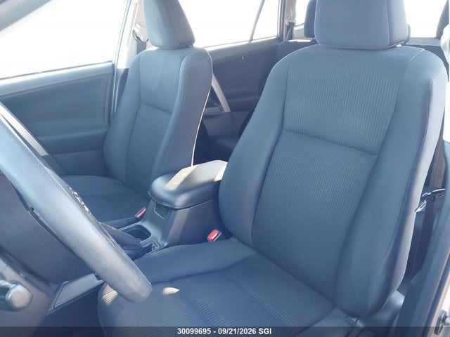 30099695 :رقم المزاد ، 2T3BFREV7HW662049 vin ، 2017 Toyota Rav4 Le مزاد بيع