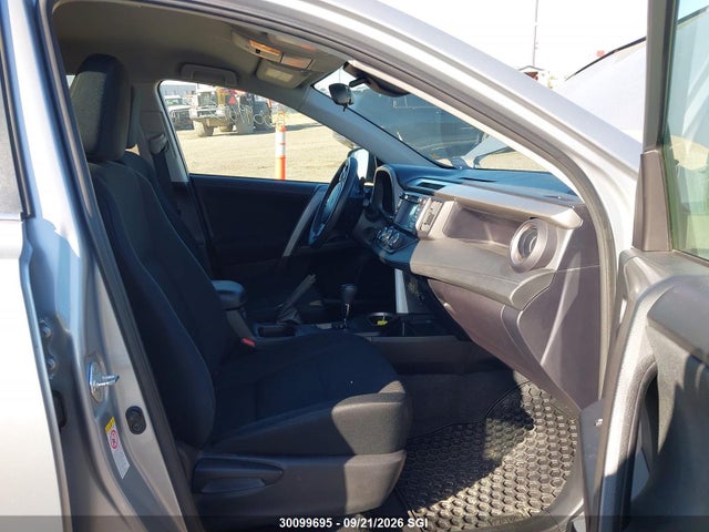 30099695 :رقم المزاد ، 2T3BFREV7HW662049 vin ، 2017 Toyota Rav4 Le مزاد بيع