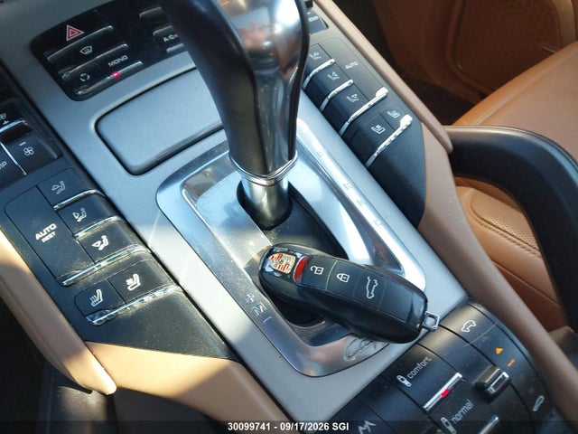 30099741 :رقم المزاد ، WP1AC2A27DLA91939 vin ، 2013 Porsche Cayenne Turbo مزاد بيع