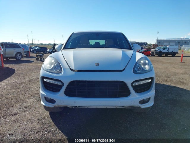 30099741 :رقم المزاد ، WP1AC2A27DLA91939 vin ، 2013 Porsche Cayenne Turbo مزاد بيع