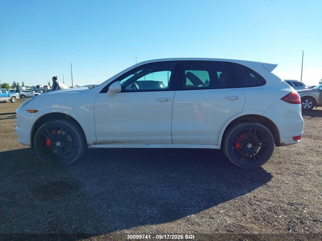 30099741 :رقم المزاد ، WP1AC2A27DLA91939 vin ، 2013 Porsche Cayenne Turbo مزاد بيع