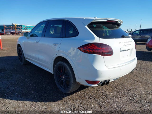 30099741 :رقم المزاد ، WP1AC2A27DLA91939 vin ، 2013 Porsche Cayenne Turbo مزاد بيع