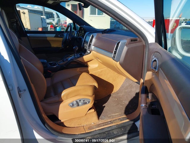 30099741 :رقم المزاد ، WP1AC2A27DLA91939 vin ، 2013 Porsche Cayenne Turbo مزاد بيع