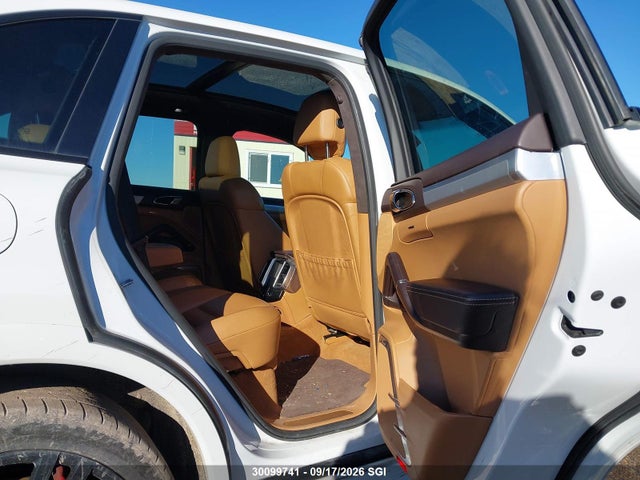 30099741 :رقم المزاد ، WP1AC2A27DLA91939 vin ، 2013 Porsche Cayenne Turbo مزاد بيع