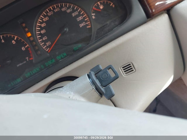 30099745 :رقم المزاد ، 1G6KF5290VU212335 vin ، 1997 Cadillac Deville Concours مزاد بيع