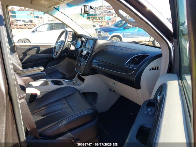 2015 Chrysler Town & Country Touring L მანქანა იყიდება აუქციონზე, vin: 2C4RC1CG6FR696861, აუქციონის ნომერი: 30099747