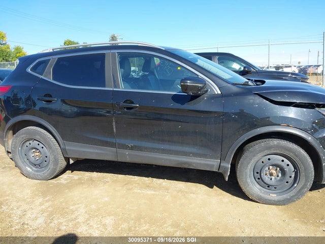 JN1BJ1CR0JW209486 Nissan Rogue Sport S/sv/sl