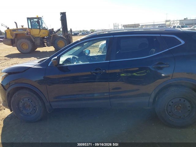 JN1BJ1CR0JW209486 Nissan Rogue Sport S/sv/sl