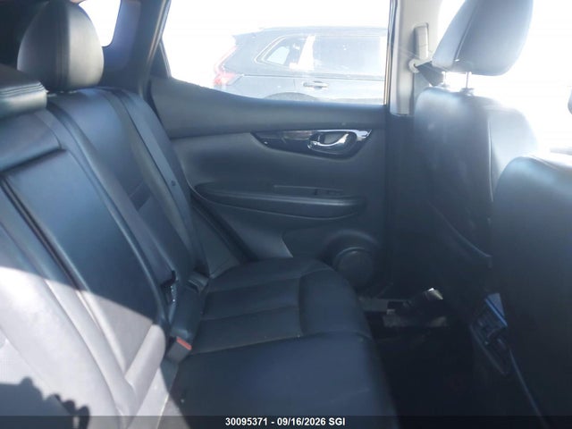 JN1BJ1CR0JW209486 Nissan Rogue Sport S/sv/sl
