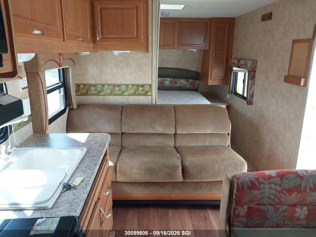 30099806 :رقم المزاد ، 1UJBJ02N381EF0471 vin ، 2008 Jayco Jay Flight 27bh مزاد بيع