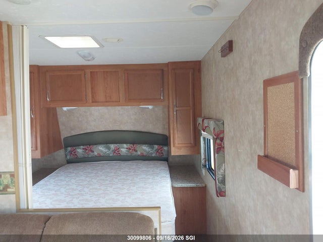 30099806 :رقم المزاد ، 1UJBJ02N381EF0471 vin ، 2008 Jayco Jay Flight 27bh مزاد بيع