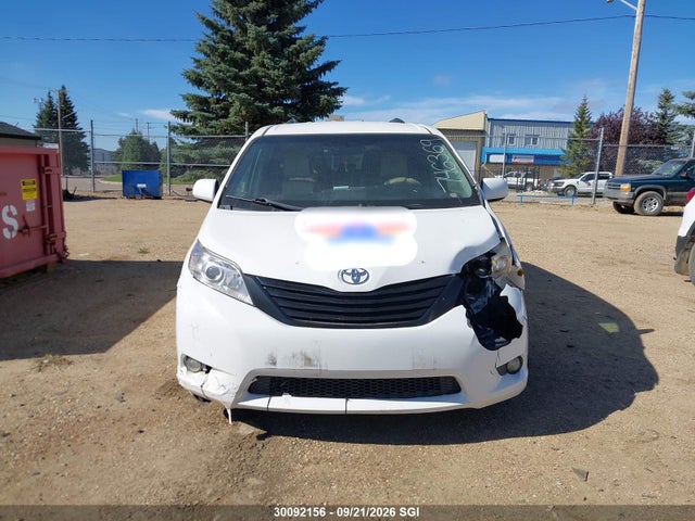 5TDZK3DC8GS746369 Toyota Sienna
