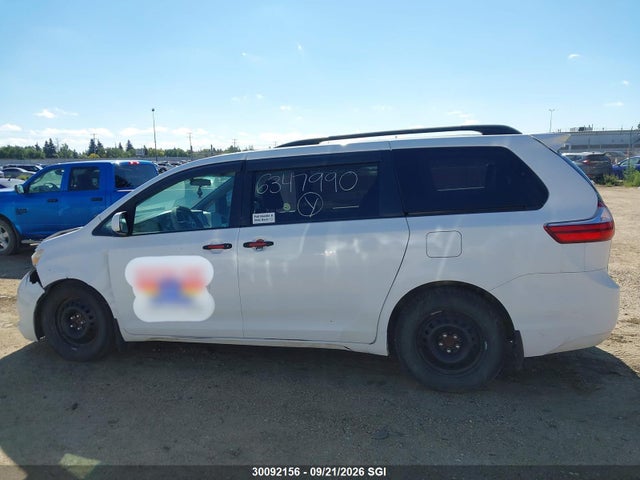 5TDZK3DC8GS746369 Toyota Sienna