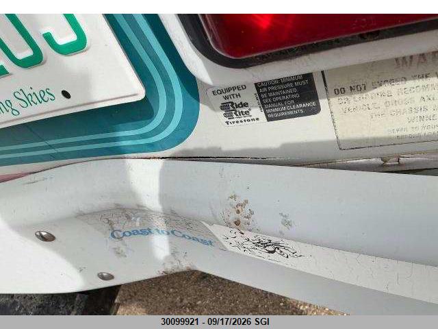 30099921 :رقم المزاد ، 1GBKP37N5N3313644 vin ، 1992 Chevrolet P30 مزاد بيع