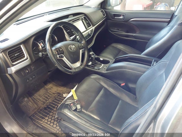 2015 Toyota Highlander Limited/ltd Platinum მანქანა იყიდება აუქციონზე, vin: 5TDDKRFHXFS188187, აუქციონის ნომერი: 30099932
