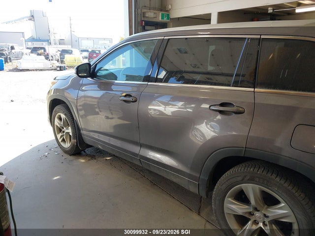 2015 Toyota Highlander Limited/ltd Platinum მანქანა იყიდება აუქციონზე, vin: 5TDDKRFHXFS188187, აუქციონის ნომერი: 30099932