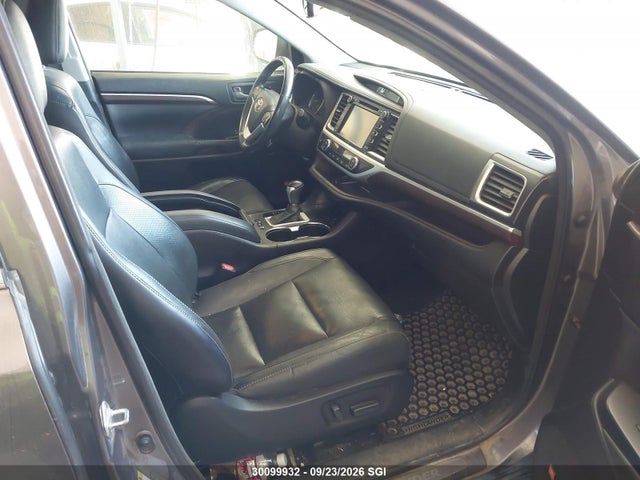 2015 Toyota Highlander Limited/ltd Platinum მანქანა იყიდება აუქციონზე, vin: 5TDDKRFHXFS188187, აუქციონის ნომერი: 30099932