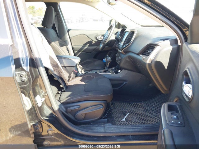 Продажа на аукционе авто 2015 Jeep Cherokee Latitude, vin: 1C4PJMCS1FW575424, номер лота: 30099380