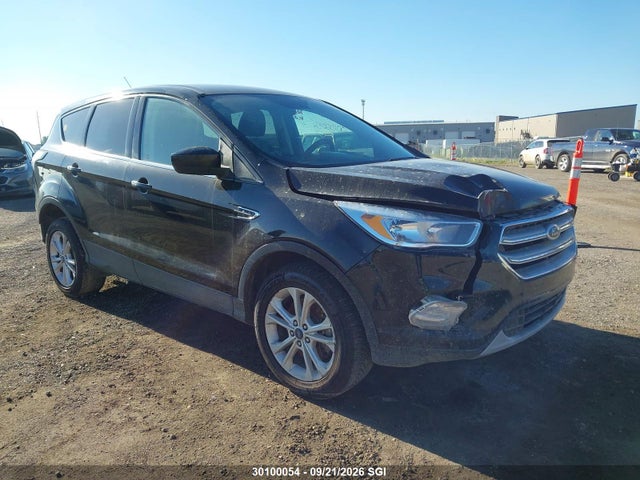 30100054 :رقم المزاد ، 1FMCU9GD7HUA41692 vin ، 2017 Ford Escape Se مزاد بيع