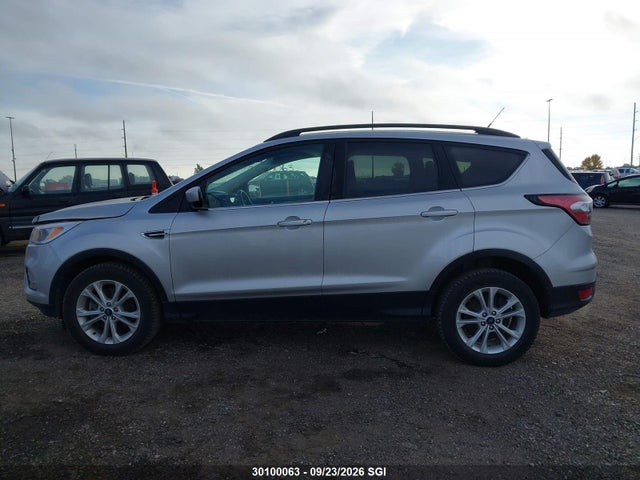 30100063 :رقم المزاد ، 1FMCU9GD6JUC22191 vin ، 2018 Ford Escape Se مزاد بيع
