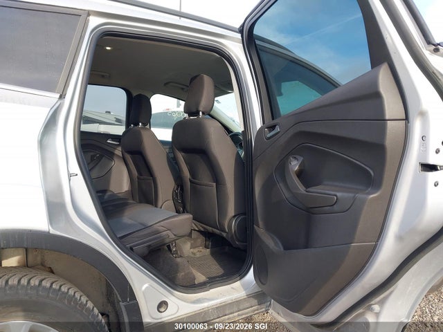 30100063 :رقم المزاد ، 1FMCU9GD6JUC22191 vin ، 2018 Ford Escape Se مزاد بيع