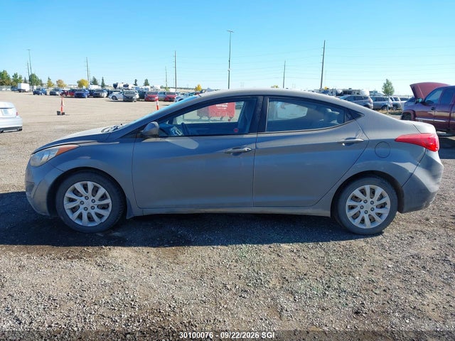 2013 Hyundai Elantra Gls/limited მანქანა იყიდება აუქციონზე, vin: 5NPDH4AE7DH347538, აუქციონის ნომერი: 30100076