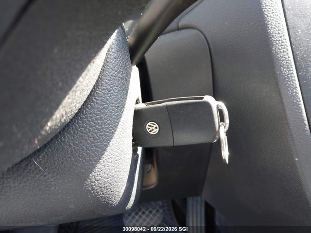30098042 :رقم المزاد ، 3VWDX7AJ3BM062454 vin ، 2011 Volkswagen Jetta Se مزاد بيع