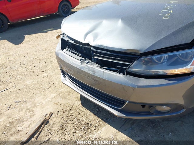 30098042 :رقم المزاد ، 3VWDX7AJ3BM062454 vin ، 2011 Volkswagen Jetta Se مزاد بيع