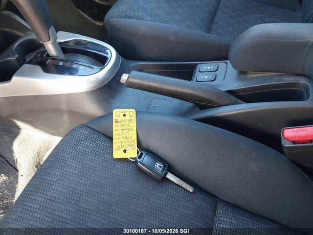 Продажа на аукционе авто 2015 Honda Fit Lx, vin: 3HGGK5H50FM104470, номер лота: 30100187