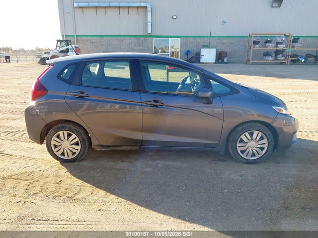 Продажа на аукционе авто 2015 Honda Fit Lx, vin: 3HGGK5H50FM104470, номер лота: 30100187