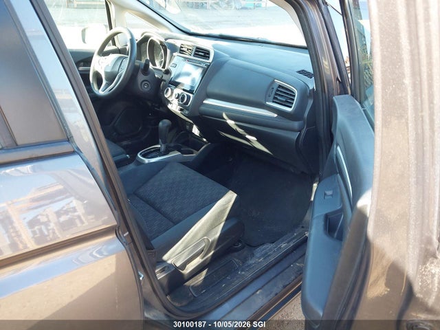 Продажа на аукционе авто 2015 Honda Fit Lx, vin: 3HGGK5H50FM104470, номер лота: 30100187