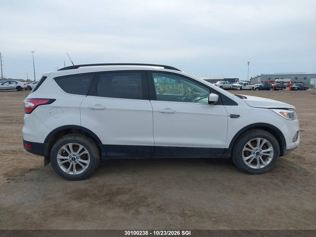 1FMCU0GD8JUC80735 Ford ESCAPE SE