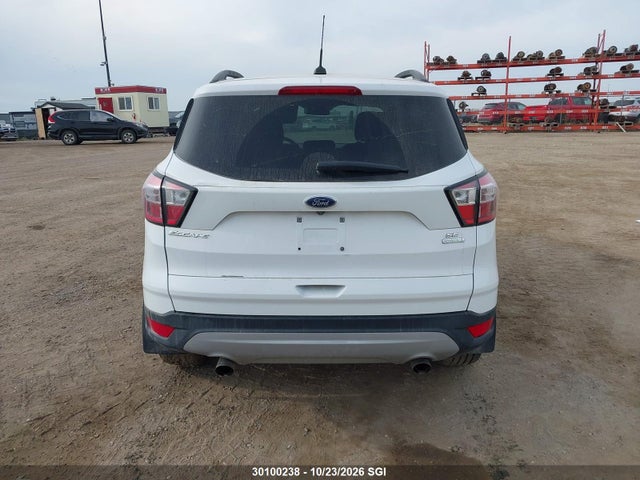 1FMCU0GD8JUC80735 Ford ESCAPE SE
