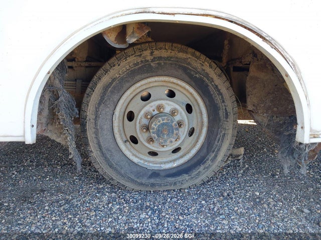 Продажа на аукционе авто 2000 Ford Econoline E350 Super Duty Ctway Van, vin: 1FDWE35SXYHB12241, номер лота: 30099230