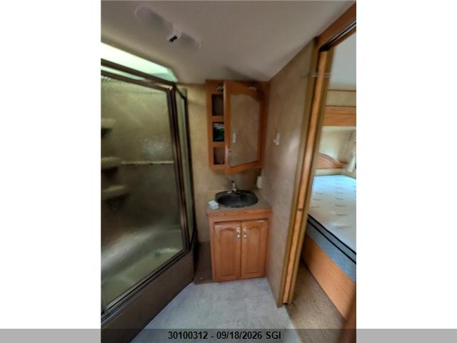 30100312 :رقم المزاد ، 4X4FCAG227G092268 vin ، 2007 Forest River Inc. Cardinal مزاد بيع