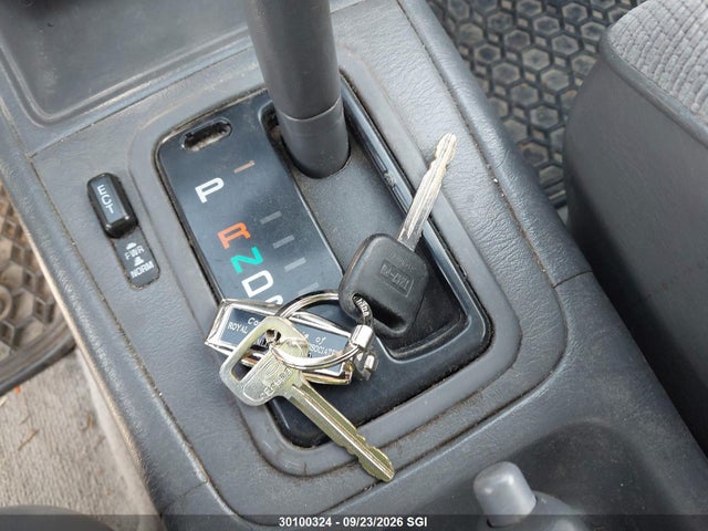 Продажа на аукционе авто 1995 Toyota Camry Dx, vin: 4T1SK11E5SU499551, номер лота: 30100324