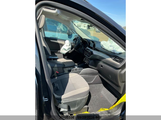 1FMCU9G6XNUA49248 Ford ESCAPE SE